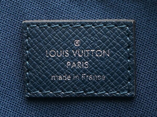 11591428 8 Louis Vuitton Grigori Messenger Bag Taiga Navy