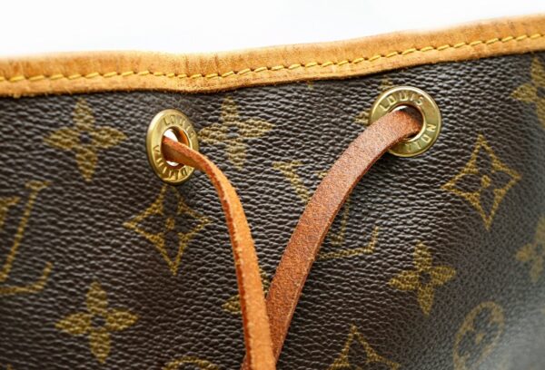 11600591 6 Louis Vuitton Petit Noe Shoulder Bag Monogram Brown