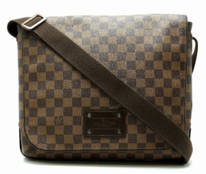 11600778 Louis Vuitton Neverfull MM Damier Pouch Tote Bag