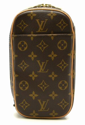 11600840 Louis Vuitton Discovery Bum Bag PM Nylon Black