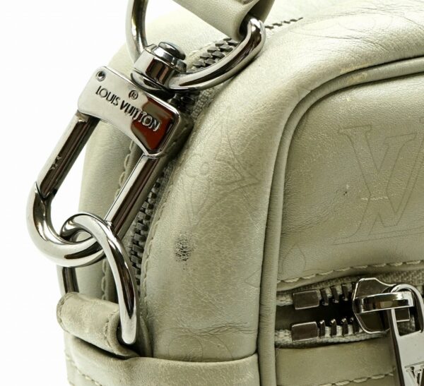 11600864 6 Louis Vuitton Diffel Shoulder Bag Monogram Gray