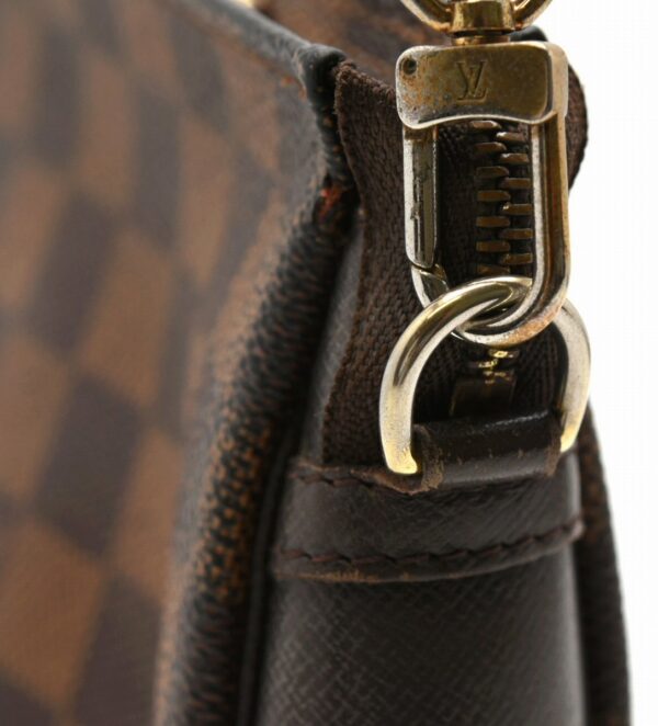 11600918 6 Louis Vuitton Truth Pouch Damier Brown