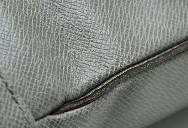 11601130 7 Louis Vuitton Sasha Shoulder Bag Taiga Gray