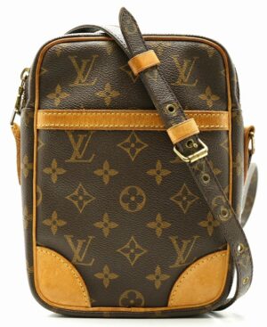 11601161 Louis Vuitton Manhattan PM Handbag Monogram Brown