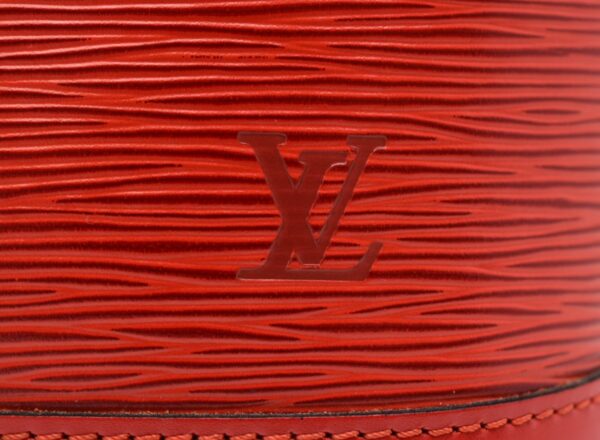 11610033 8 Louis Vuitton Alma Handbag Epi Red