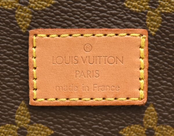 11610974 8 Louis Vuitton Saumur 30 Shoulder Bag Monogram Brown