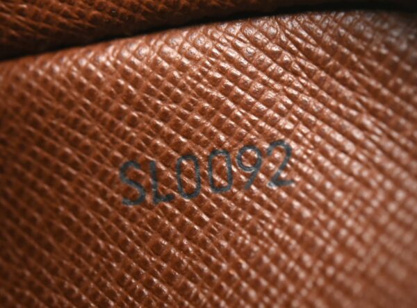 11610990 8 Louis Vuitton Danube Shoulder Bag Monogram Brown