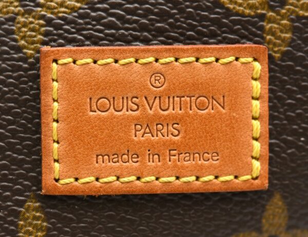 11611168 8 Louis Vuitton Saumur 30 Shoulder Bag Monogram Brown