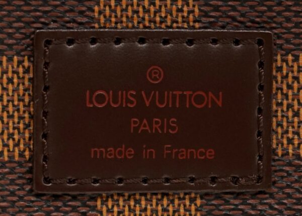 11611542 8 Louis Vuitton Saumur 30 Shoulder Bag Damier Brown