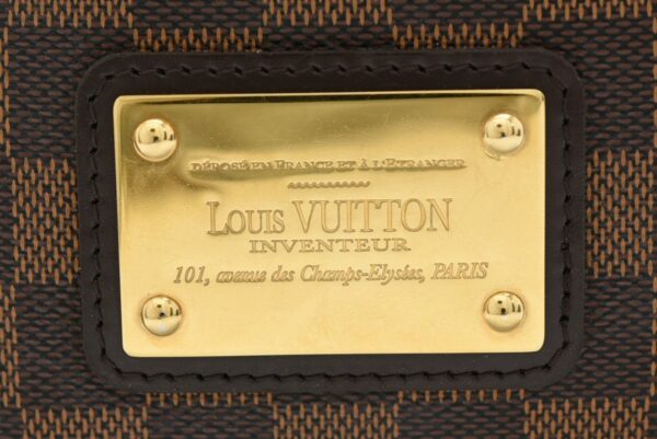 11611561 8 Louis Vuitton Eva Accessory Pouch Damier Brown