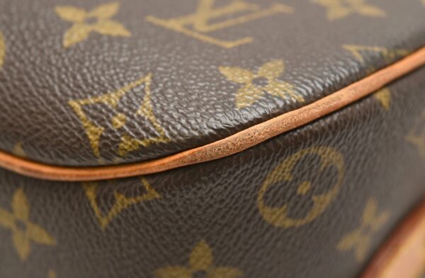 11640256 2 Louis Vuitton Blois Shoulder Bag Monogram Brown