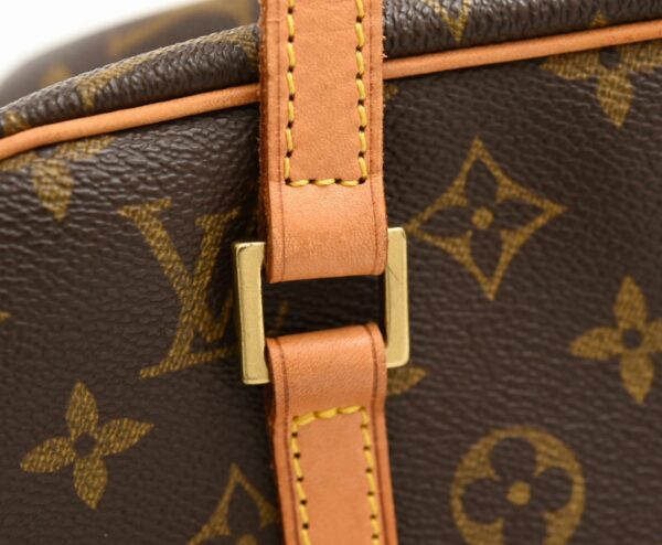 11640887 6 Louis Vuitton Cite MM Shoulder Bag Monogram Brown