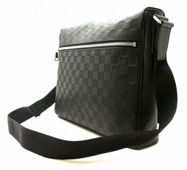 11641331 1 Louis Vuitton District MM Shoulder Bag Damier Infini Onyx