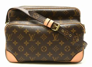 11641503 Louis Vuitton Selenga Shoulder Bag Epicea Calf