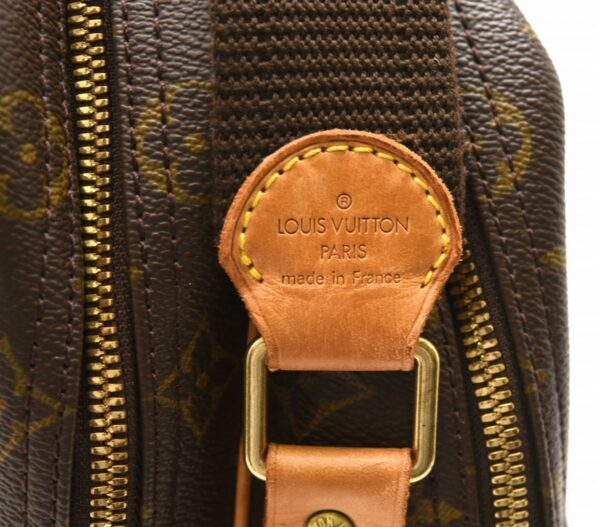 11641987 8 Louis Vuitton Reporter 37 Shoulder Bag Monogram Brown