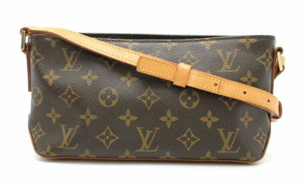 11642048 Louis Vuitton Trotter Shoulder Bag Monogram Brown