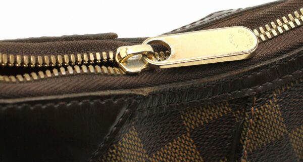 11642077 5 Louis Vuitton Thames PM Shoulder Bag Damier Brown