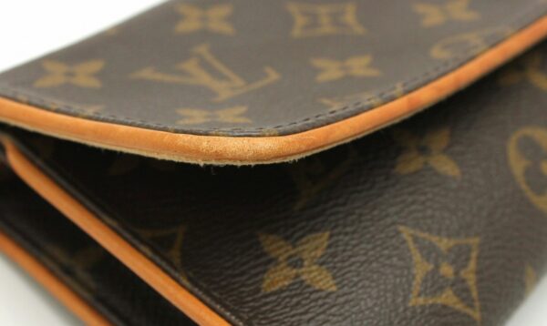 11642153 2 Louis Vuitton Pochette Twin GM Shoulder Bag Monogram Brown