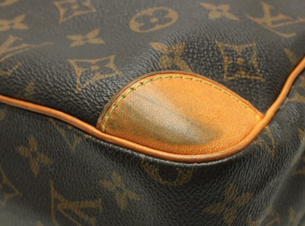 11642186 2 Louis Vuitton Nile Shoulder Bag Monogram Brown