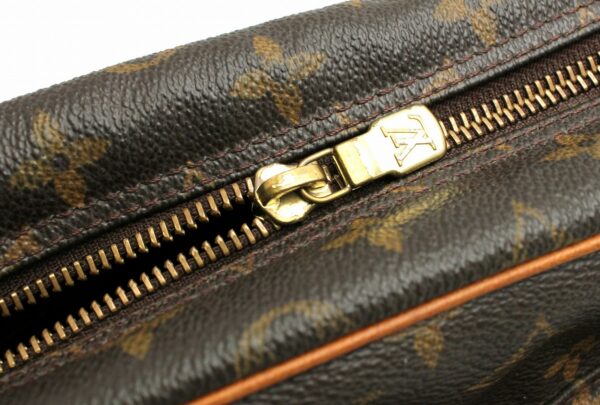 11642186 5 Louis Vuitton Nile Shoulder Bag Monogram Brown