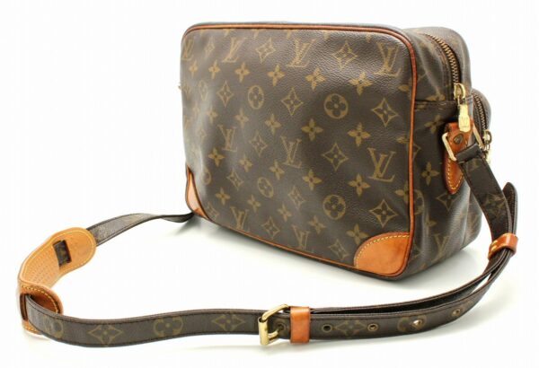 11660422 1 Louis Vuitton Nile Shoulder Bag Monogram Brown