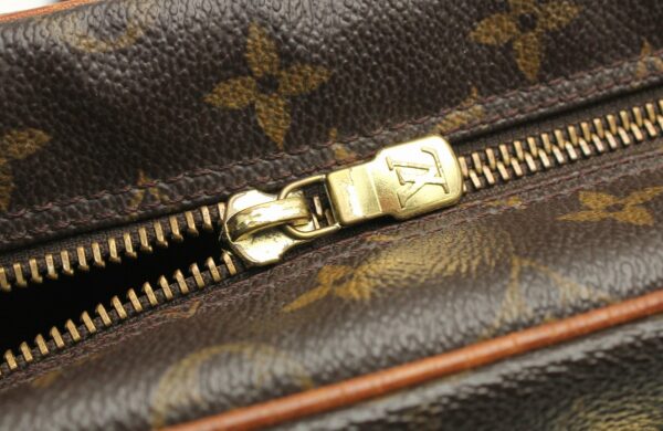 11660422 5 Louis Vuitton Nile Shoulder Bag Monogram Brown