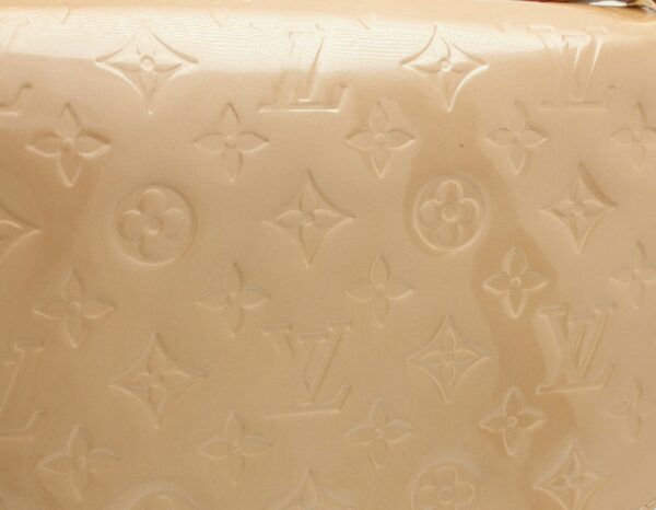 11660886 7 Louis Vuitton Monogram Vernis Thompson Street Shoulder Bag Beige