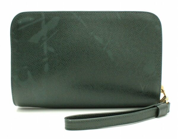 11661278 Louis Vuitton Taiga Baikal Clutch Bag Leather Green