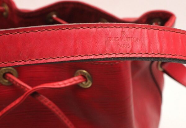 11661427 3 Louis Vuitton Epi Petit Noe Shoulder Bag Leather Red