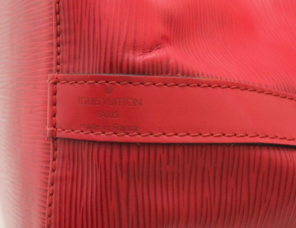 11661427 8 Louis Vuitton Epi Petit Noe Shoulder Bag Leather Red