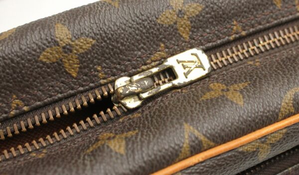 11661642 5 Louis Vuitton Monogram Nile Shoulder Bag Canvas Brown