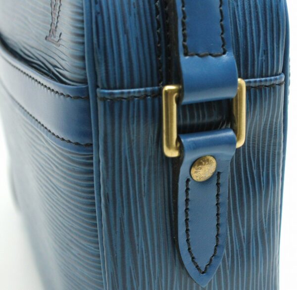 11661940 6 Louis Vuitton Epi Trocadero Shoulder Bag Leather Blue