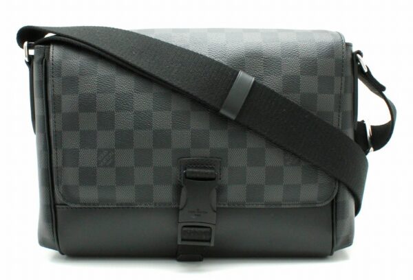 11662136 Louis Vuitton Graphite Messenger PM Shoulder Bag Black