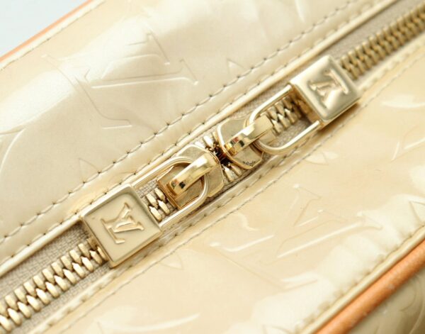 11662208 5 Louis Vuitton Monogram Vernis Sutton Tote Bag Leather Beige