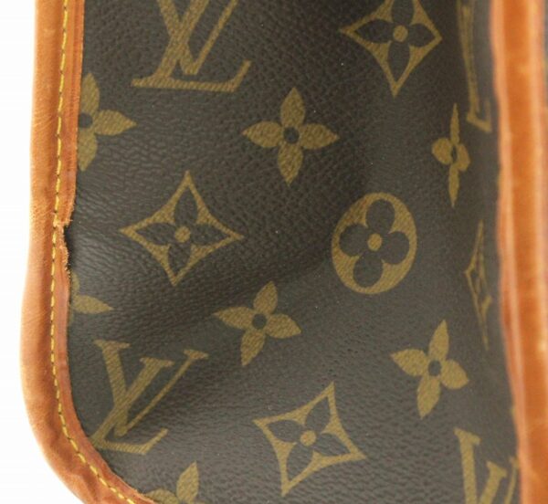 11662275 7 Louis Vuitton Monogram Beverly 41 Shoulder Bag Canvas Brown