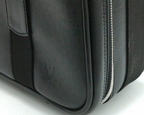 11662285 6 Louis Vuitton Taiga Satellite Business Bag Leather Black