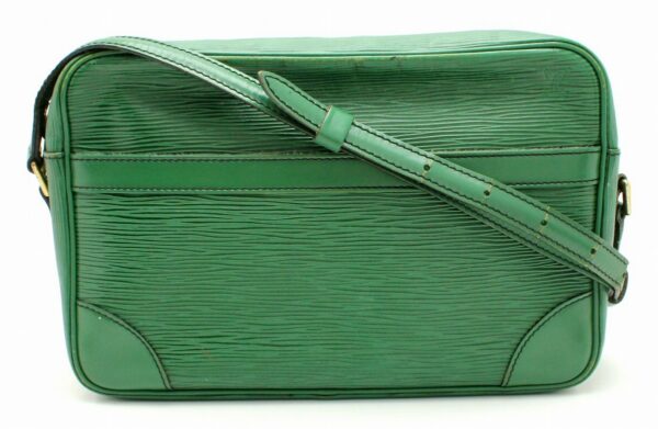 11670259 Louis Vuitton Epi Trocadero Shoulder Bag Leather Green