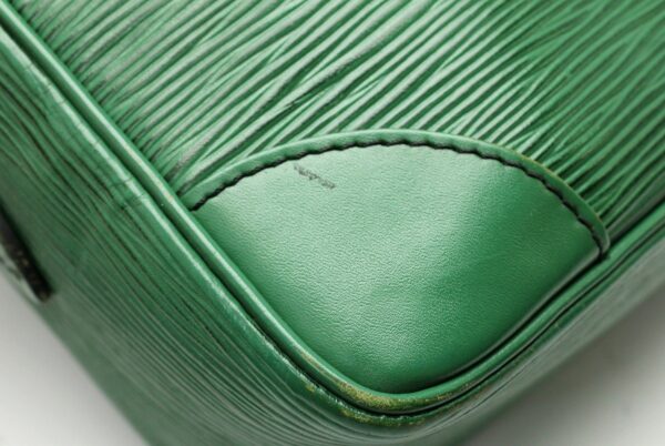 11670259 2 Louis Vuitton Epi Trocadero Shoulder Bag Leather Green