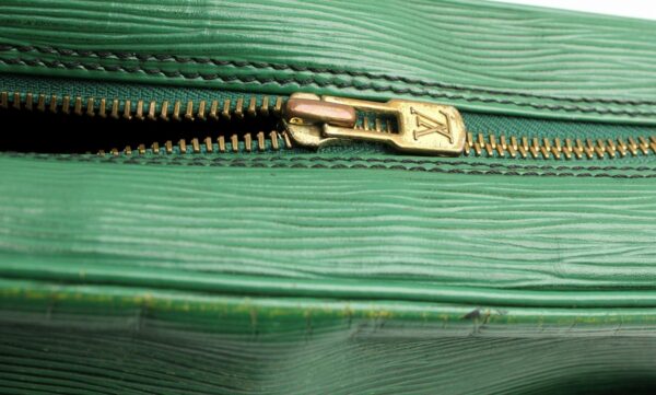 11670259 5 Louis Vuitton Epi Trocadero Shoulder Bag Leather Green