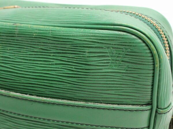 11670259 8 Louis Vuitton Epi Trocadero Shoulder Bag Leather Green