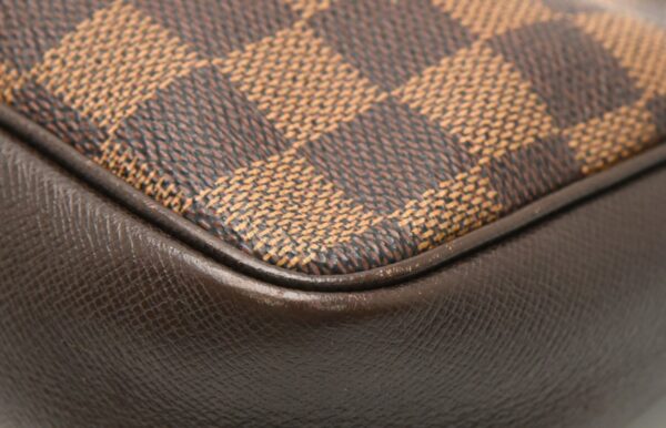 11670357 2 Louis Vuitton Damier Truth Pouch Canvas Brown