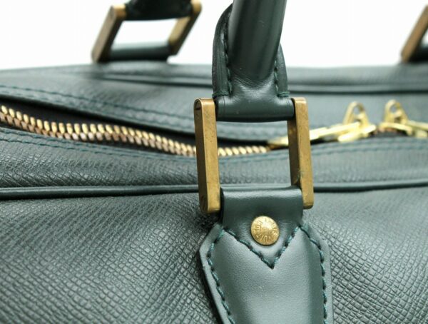 11670942 6 Louis Vuitton Taiga Kendall GM Bag Leather Green