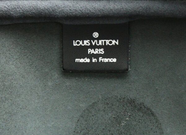 11670999 8 Louis Vuitton Taiga Kendall 55 Bag Leather Black