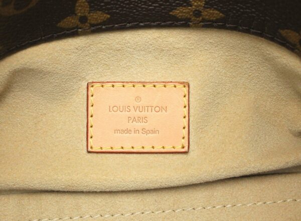 11671284 8 Louis Vuitton Monogram Artsy MM Tote Bag Canvas Brown