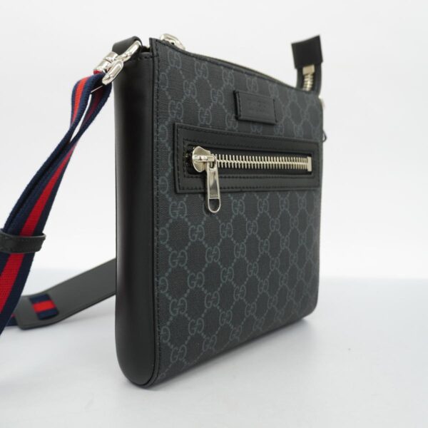 1240001049324 2 Gucci GG Supreme Shoulder Bag Black Black