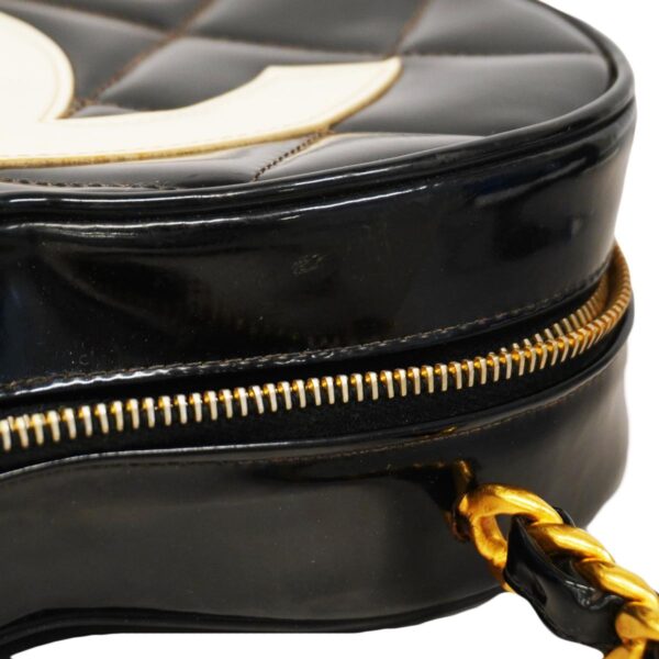 1240001050872 12 Chanel Matelasse Patent Handbag Black