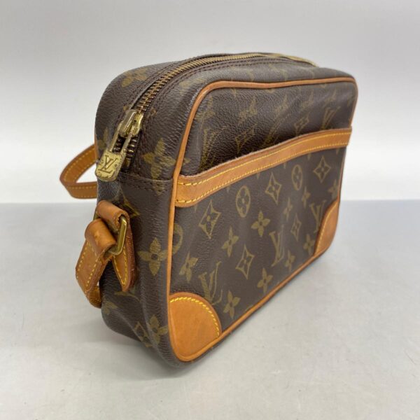 1240001051624 2 Louis Vuitton Trocadero 23 Monogram Shoulder Bag Brown