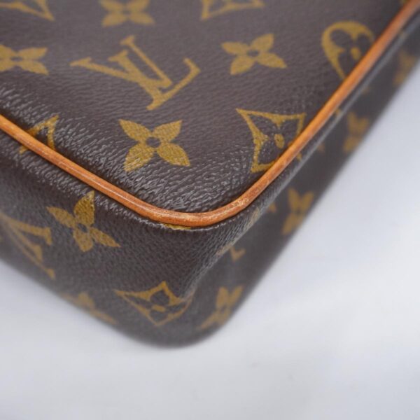 1240001052109 12 Louis Vuitton Compiegne 23 Monogram Clutch Bag Brown