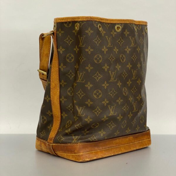 1240001052126 2 Louis Vuitton Noe Monogram Shoulder Bag Brown