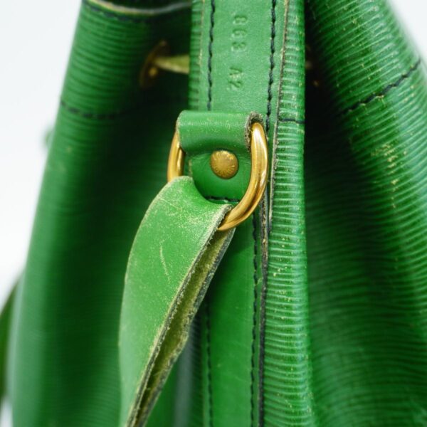 1240001052303 14 Louis Vuitton Noe Epi Shoulder Bag Borneo Green